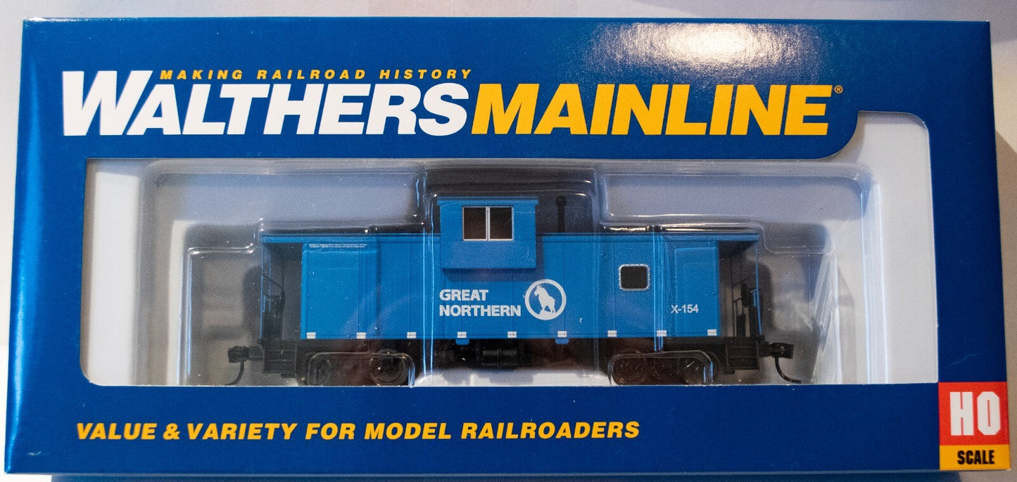 Walthers HO #910-8717 International Extended Wide-Vision Caboose - Ready to Run