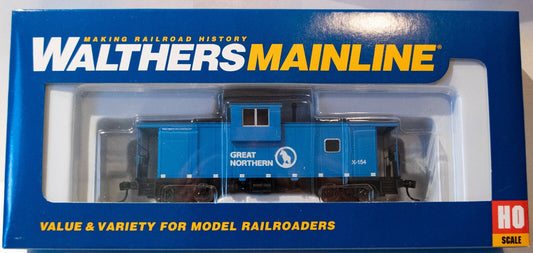 Walthers HO #910-8717 International Extended Wide-Vision Caboose - Ready to Run