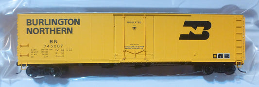 Atlas HO #20002963 Burlington Route (50' Plug Door Box Car) Rd #745087