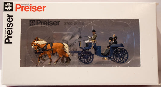 Preiser HO #24606 Figures In Horse-Drawn Carriage