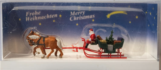 Preiser HO #30448 Horse Drawn Sleigh -- Father Christmas & Parcels
