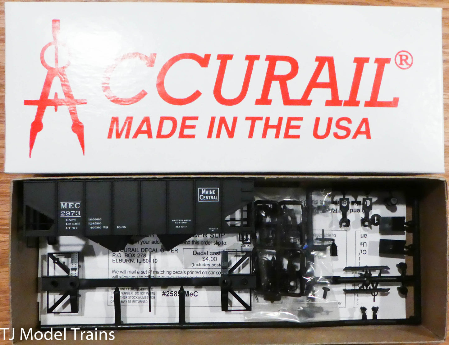 Accurail HO #2585 Maine Central USRA Twin Hopper