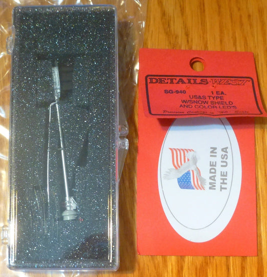Details West HO #940 Assembled US&S Three Color Signal w/Snow Shield