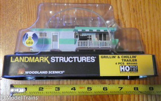 Woodland Scenics HO #5060 Grillin' & Chillin'- Built & Ready Landmark Structures