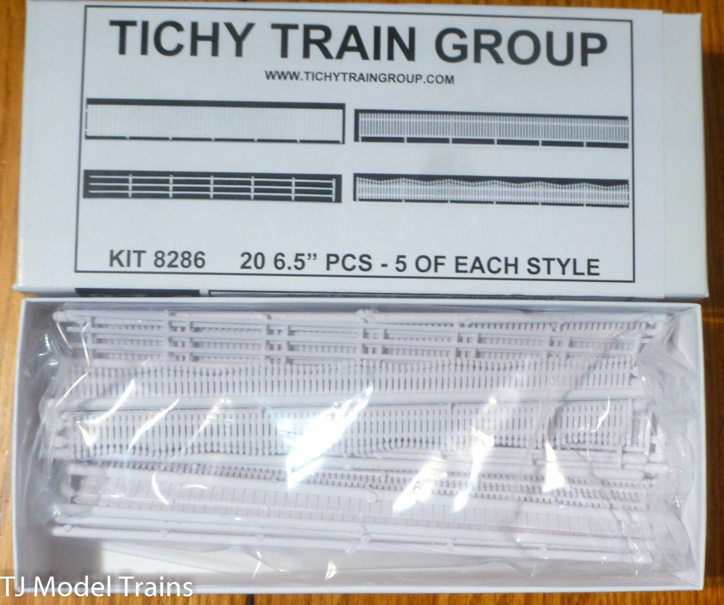Tichy Train Group #8286 Fence Assortment 20 6.5" Pieces (11ft) Plastic Parts