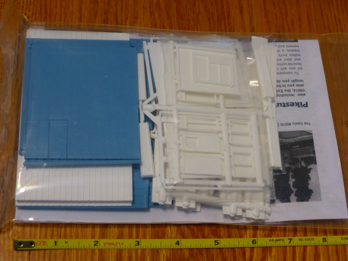 Pikestuff #541-0010 HO Distribution Center - Kit