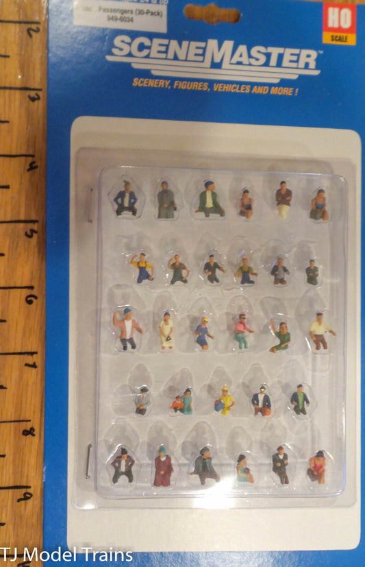 Walthers SceneMaster HO #949-6034 Seated Coach Passengers -- pkg(30)
