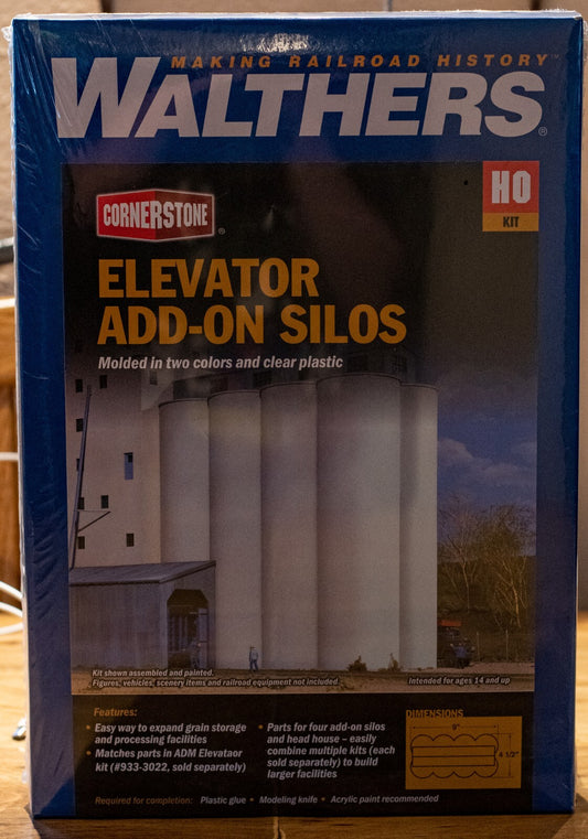 Walthers HO #933-3023 Elevator Add-on Silos -- Kit - 9 x 4-1/2 x 9" 22.8 x 11.4
