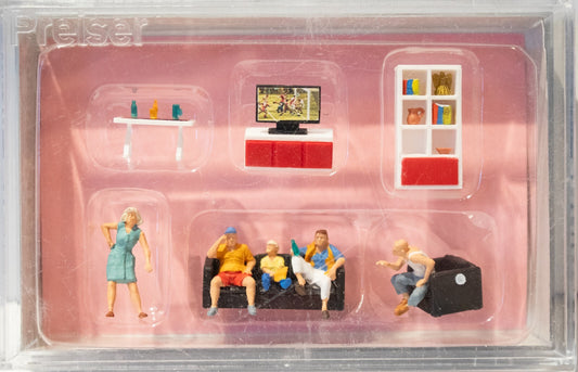 Preiser HO #10649 Family Watching Television -- 5 Figures & Living Room Furnitur