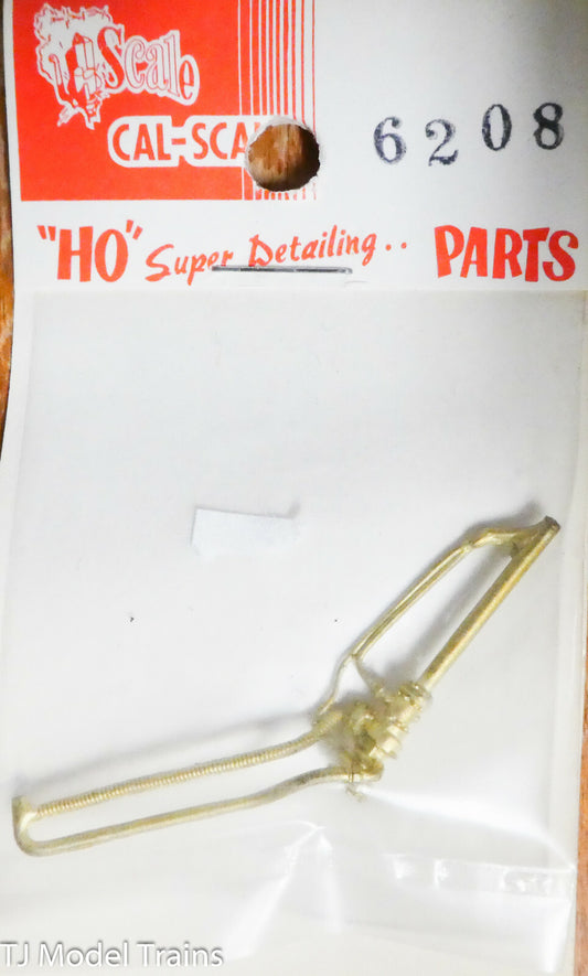 Cal-Scale HO #6208 Water Pump Coffin Piped Right Side (Brass Casting)