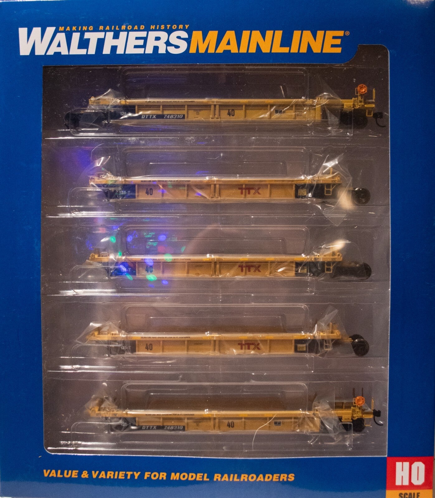 Walthers HO #910-55674 Thrall 5-Unit Rebuilt 40' Well Car - Ready to Run -- TTX