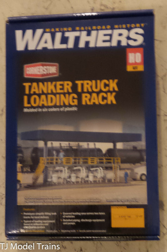Walthers #933-3169 Tanker Truck Loading Rack (Plastic Kit)