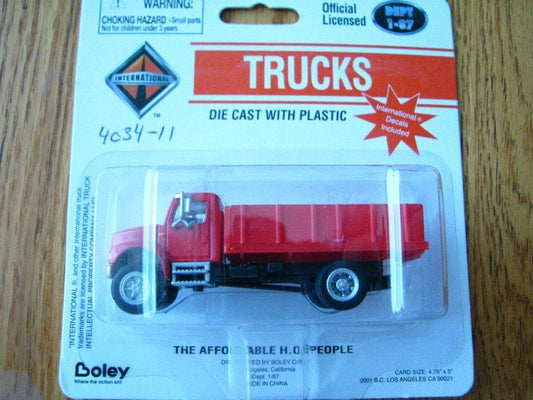 Boley HO #185-403411 International 2-Axle Long Closed Stakebed Truck -- red