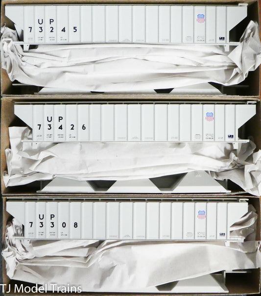 Accurail HO #8138 Union Pacific (3 Pack) Pullman Standard Cov'd Hopper (Kits)