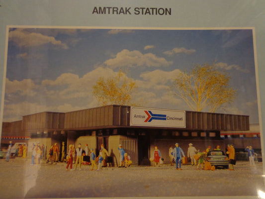 Walthers HO #933-3038 Amtrak(R) Station -- Kit