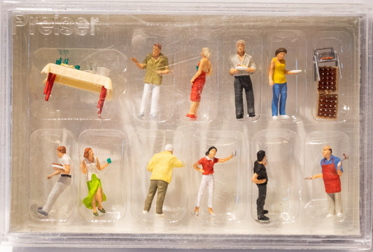 Preiser HO# 10553 Sports & Recreation -- At The Barbecue pkg(12)