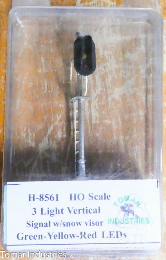 Tomar Industries HO #H-8561 /3 LIGHT VERTICAL w/snow hood green-yellow-red LEDs.
