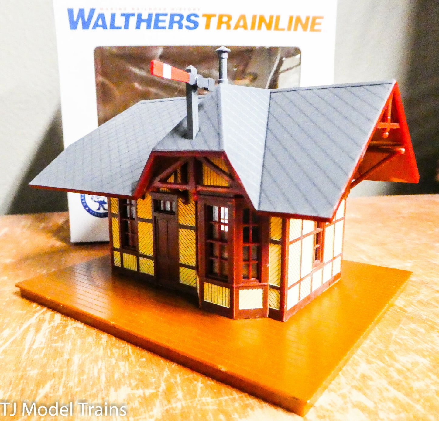 Walthers Trainline HO #931-811 Victoria Springs Station (Built-Up) Ready (1:87th