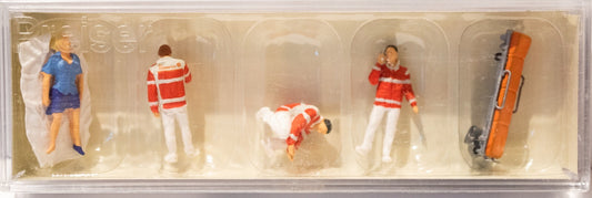 Preiser HO# 10543 Paramedics pkg(4) -- With Injured Person on Blanket