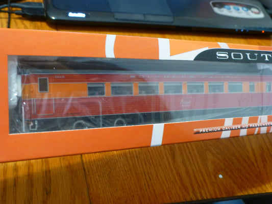 Broadway Limited HO #1581 SP Coast Daylight 2-Car Set w/Antenna, Chair w/#2470 &