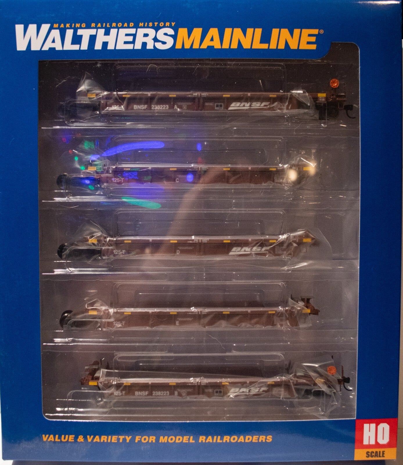 Walthers HO #910-55663 Thrall 5-Unit Rebuilt 40' Well Car - Ready to Run -- BNSF