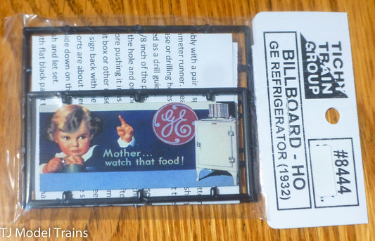 Tichy Train Group #8444 GE Refrigerator (1932 ear) Plastic (Billboard HO Scale)
