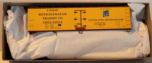 Accurail HO #4910 Early 40' Wood Reefer - Kit -- Soo Line URTX #50624 (yellow, B
