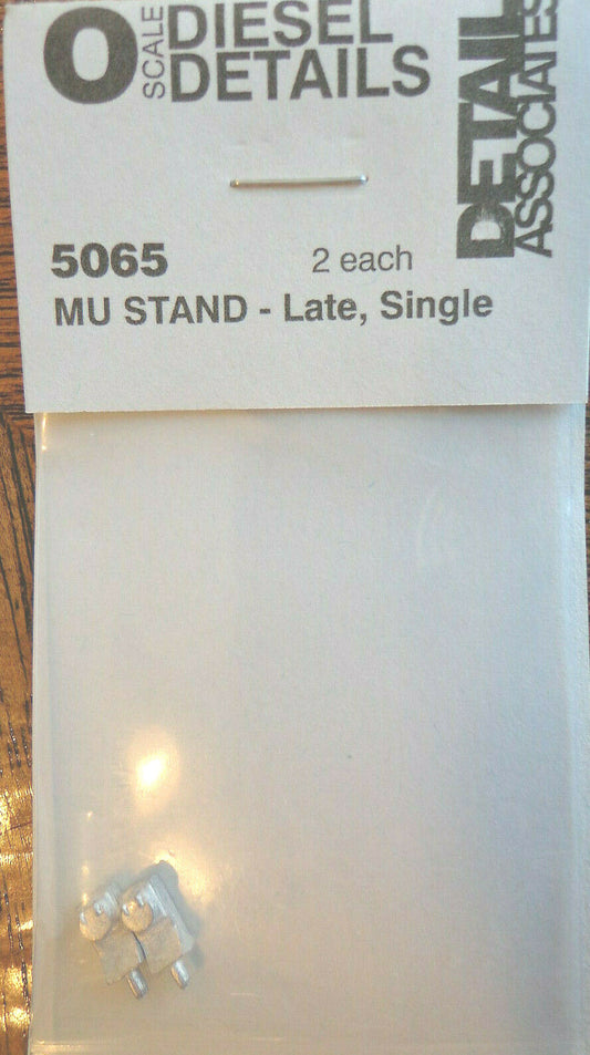 Detail Associates #5065 (O Scale) MU STAND - Late, Single (2 in pkg) Light Cast