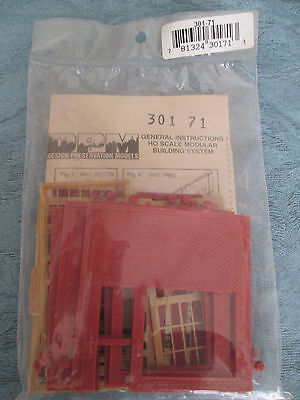 DPM HO #243-30171 Street Level Steel Sash Entry
