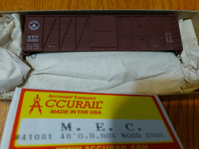 Accurail HO #4108.1 (40' wd box OB ) MEC (1 car) Road Number is: 35869