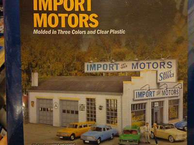 Walthers Cornerstone HO #4023 Import Motors - Plastic Kit -- 7-1/4 x 5-3/8 x 3-7