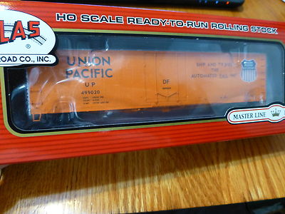 Atlas HO #20001376 Union Pacific #499020 (50' Plug Door Box Car)