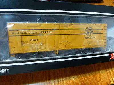 Atlas HO TM #20002028 Great Northern RBWX (40' Plug Door Box Car) Road #60185