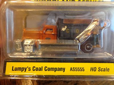 Woodland Scenics HO #5555 -  AutoScenes-Lumpy's Coal Co