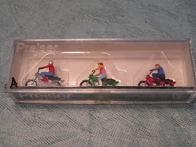 Preiser HO #590-10126A Recreation & Sports -- Motorbikes w/Riders