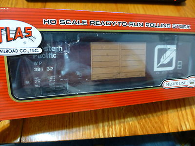 Atlas HO #20001956 Western Paific (FMC 5077 DD Box Car Centered) Rd #38132