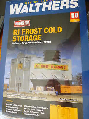 Walthers Cornerstone HO #3020 RJ Frost Ice & Storage -- Kit - 11 x 11" 28 x 28cm