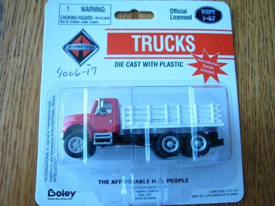 Boley HO #185-400617 3-Axle Stake Bed Truck --red/white