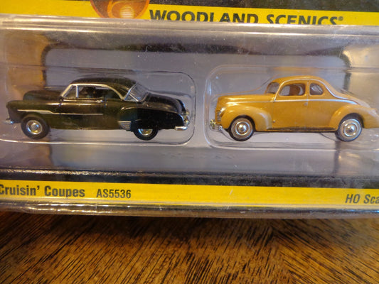Woodland Scenics HO #5536 - AutoScenes -Cruisin' Coupes