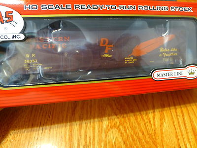 Atlas HO #20001380 Western Pacific #56057 (50' Plug Door Box Car)