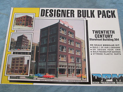 DPM HO #243-36400 20th Century Storefront Building