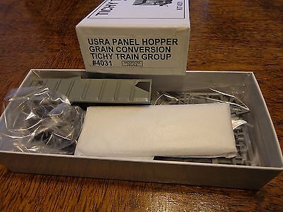 Tichy Train Group #4031 HO USRA 36' 2-Bay Panel Side Rebuilt Covered Hopper
