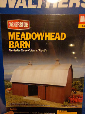 Walthers Cornerstone HO #3330 Old Barn Building kit