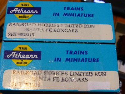 Railroad Hobbies/Athearn #1019 (2 Pack) Santa Fe Limited Run Rd #273105, 272989