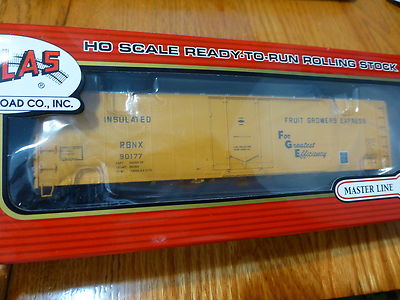 Atlas HO #20001368 Gruit Growers Express #90177 (50' Plug Door Box Car)