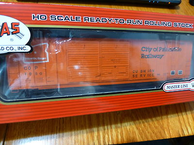 Atlas HO #20001945 City of Prineville RR (FMC 5077 DD Box Car Offset) Rd #7050
