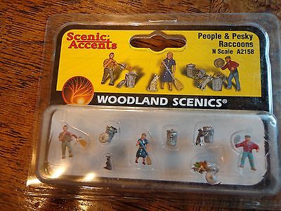 Woodland Scenics N #2158  -  People & Pesky Raccoons
